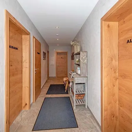 Mountain Apartman *