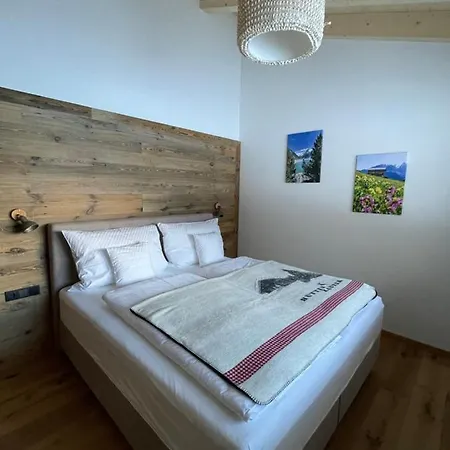 Mountain Apartman *